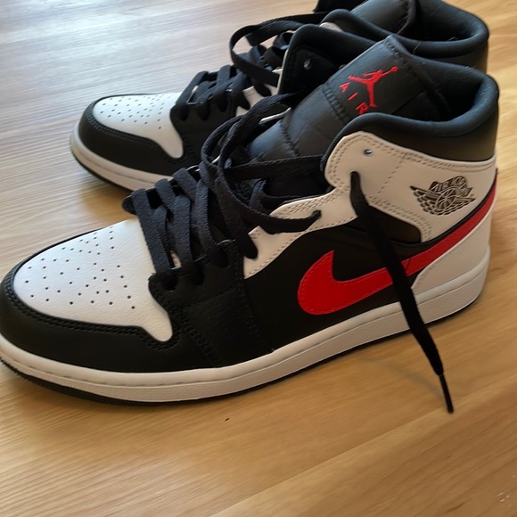 Jordan Other - Air Jordan 1 Mid - Chile Red